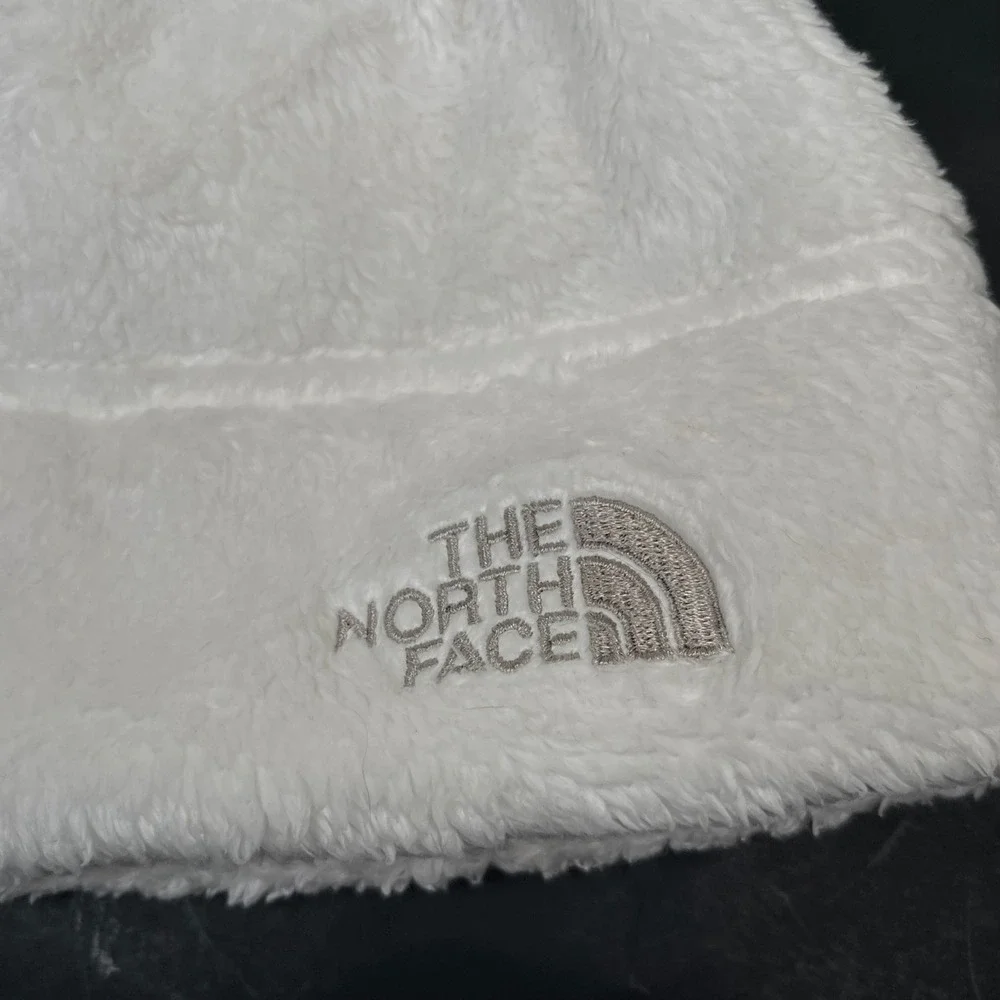 The North Face Beanie Hat‎ Unisex White Fuzzy Fleece Osito Embroidered Logo